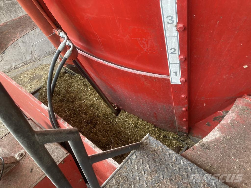 Trioliet AVM 24 Syöttölaitteet