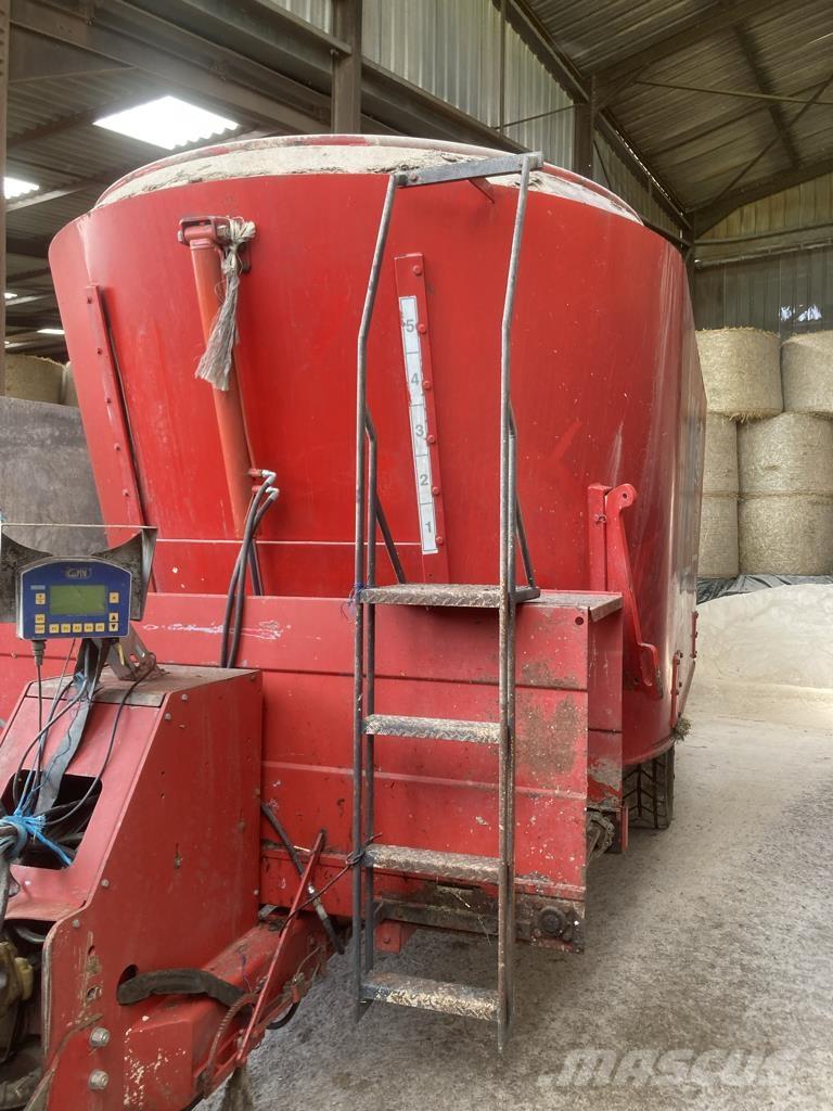 Trioliet AVM 24 Syöttölaitteet