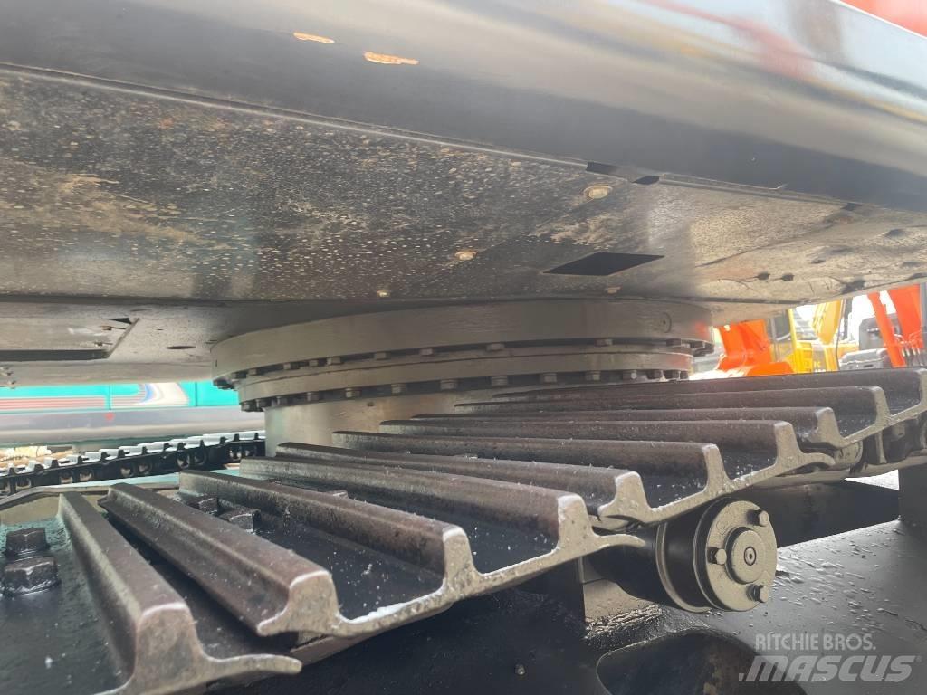 Hitachi ZX 240 Telakaivukoneet
