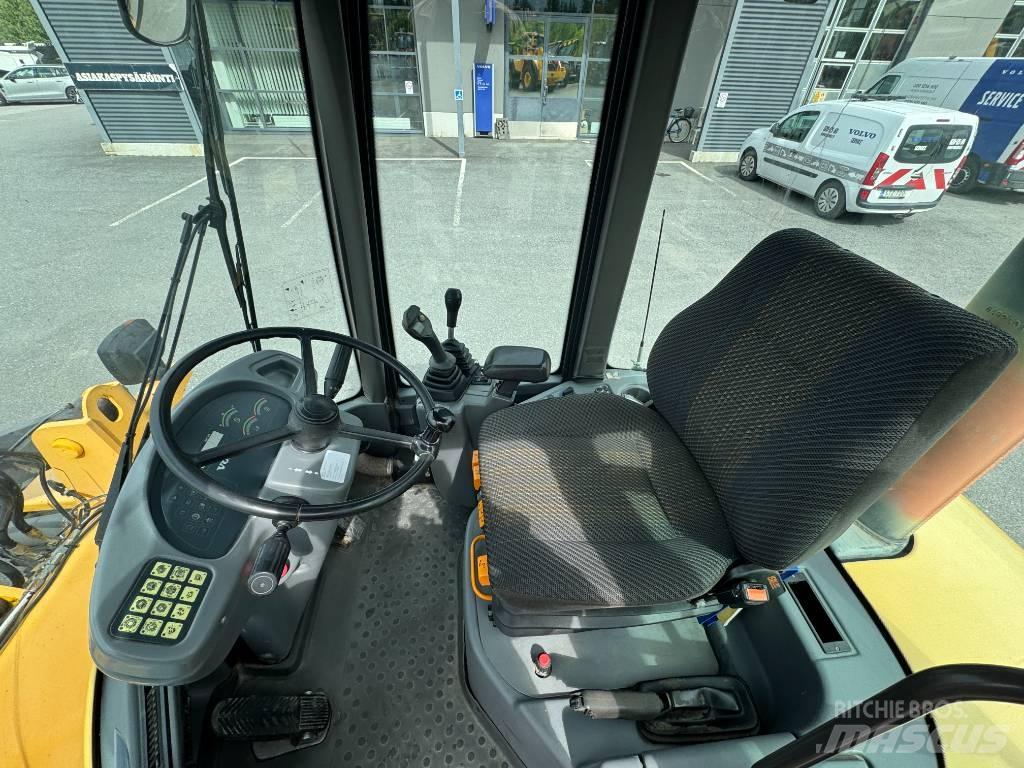 Volvo L 30 B Pyöräkuormaajat
