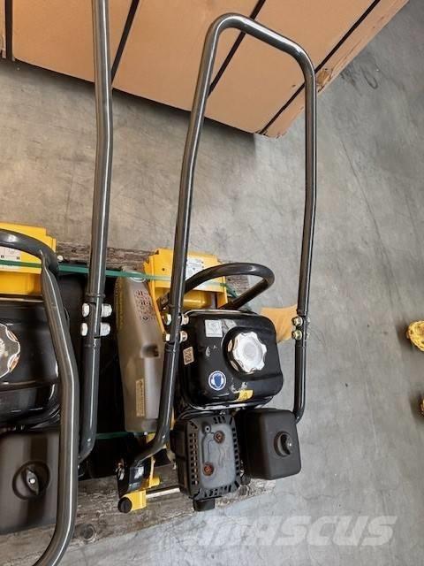 Bomag BVP 18/45 Tärylevyt