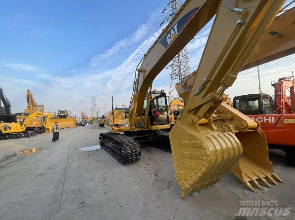 CAT 320 B Telakaivukoneet