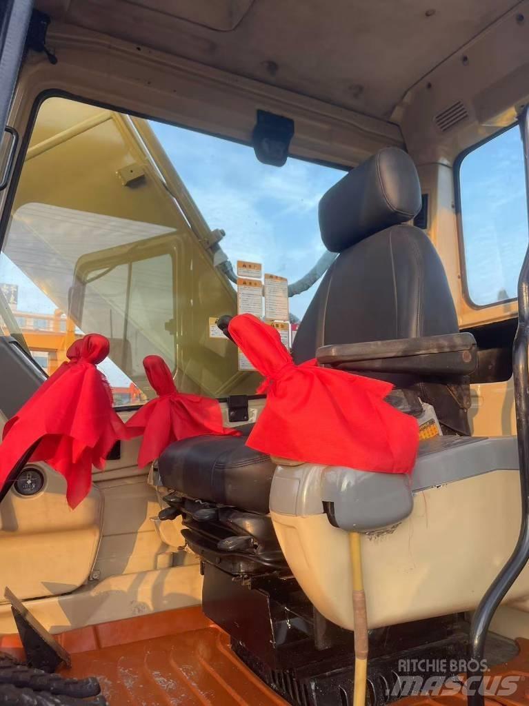 CAT 320 B Telakaivukoneet