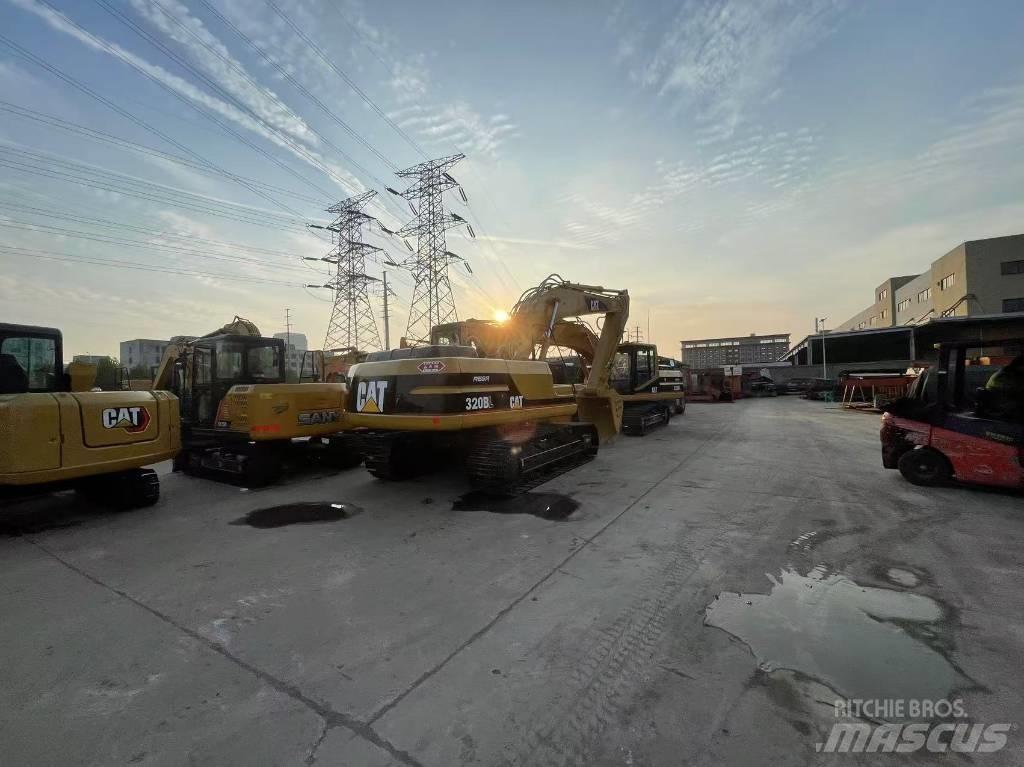 CAT 320 B Telakaivukoneet