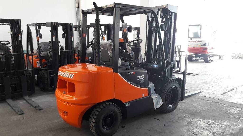 Doosan D35 C-5 Dieseltrukit