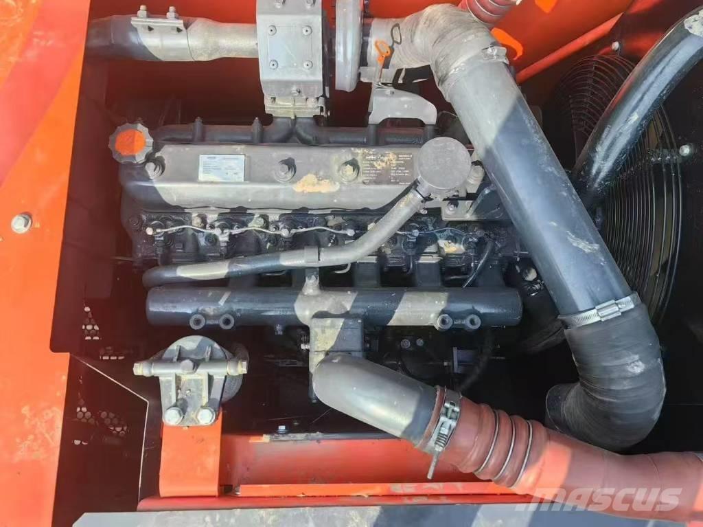 Doosan DX 225 LC Telakaivukoneet
