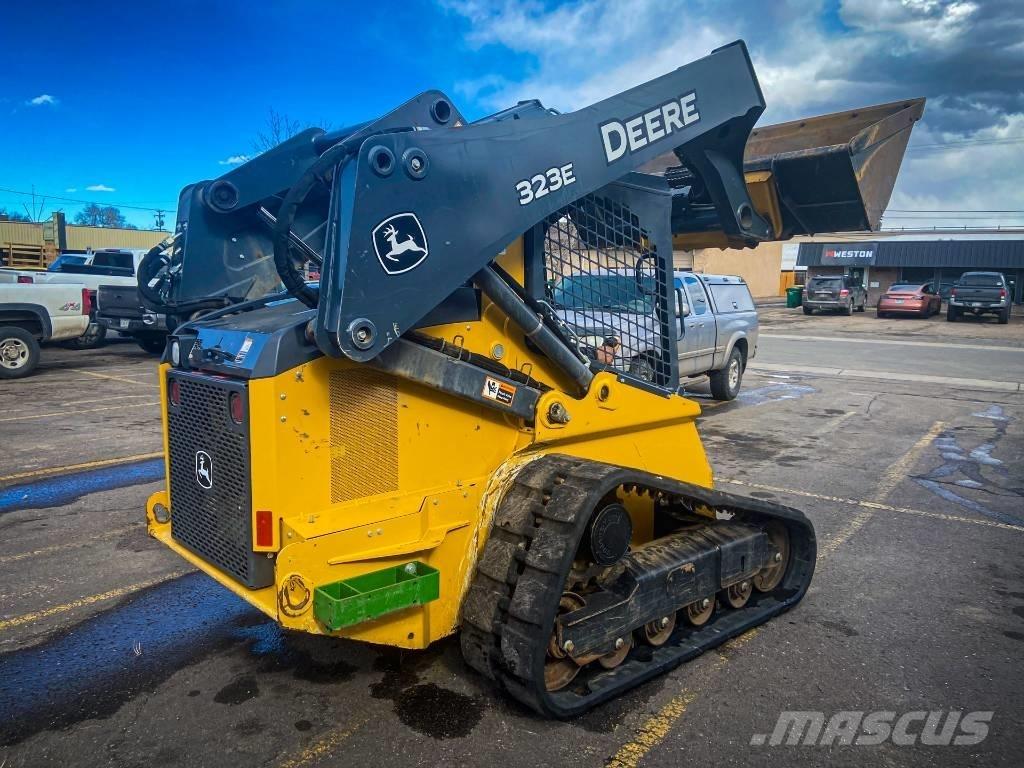 John Deere 323 E Liukuohjatut kuormaajat
