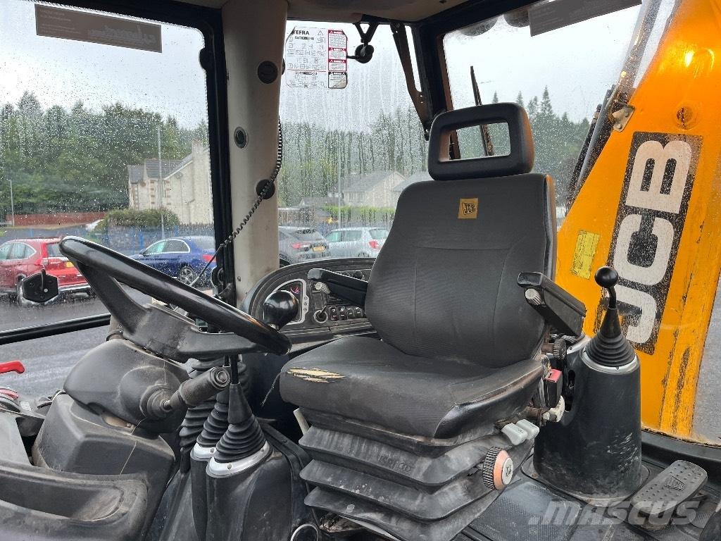 JCB 3CX Kaivurikuormaajat