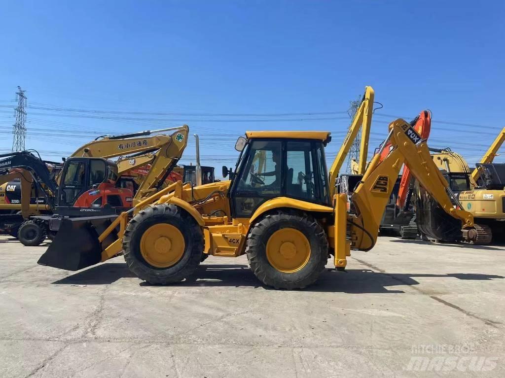 JCB 4 CX Kaivurikuormaajat
