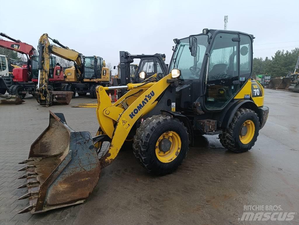 Komatsu WA70-7 Pyöräkuormaajat