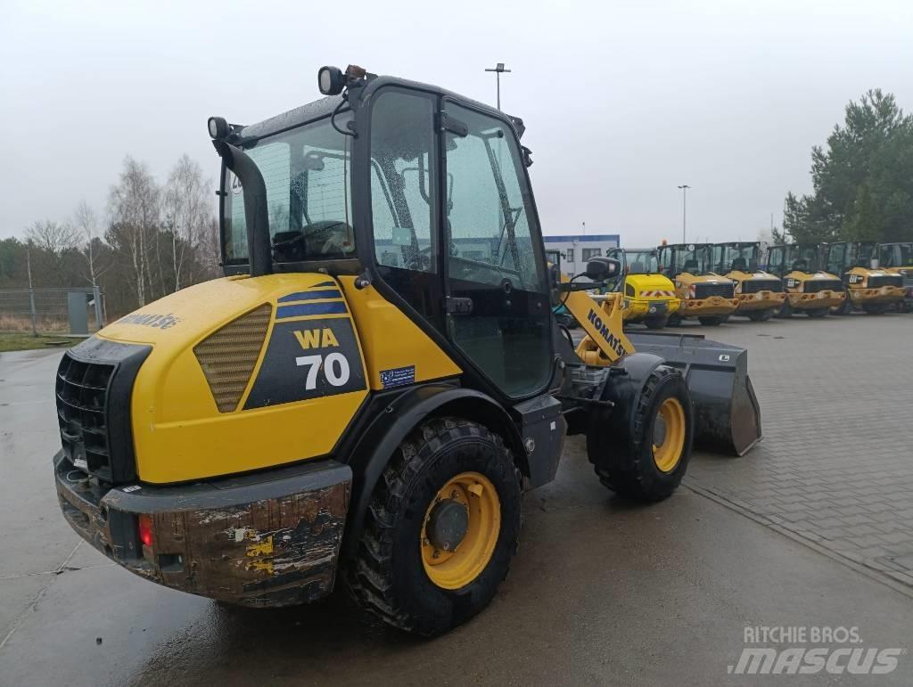 Komatsu WA70-7 Pyöräkuormaajat