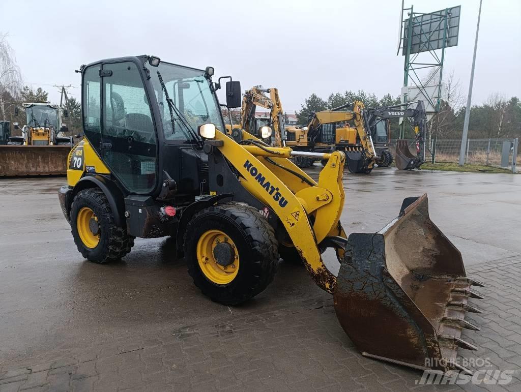 Komatsu WA70-7 Pyöräkuormaajat