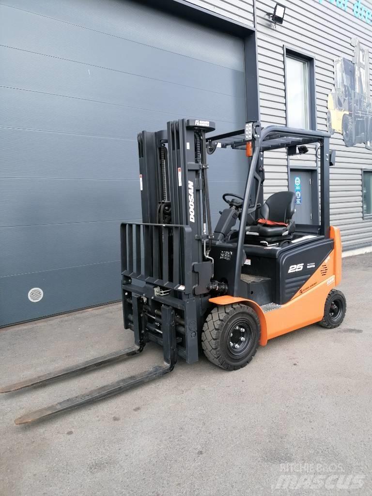 Doosan B 25 NS Sähkötrukit