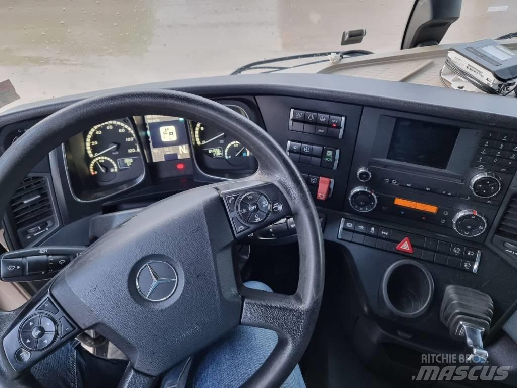 Mercedes-Benz Actros Vetopöytäautot