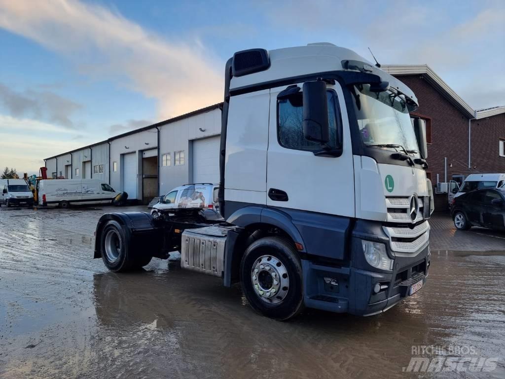 Mercedes-Benz Actros Vetopöytäautot