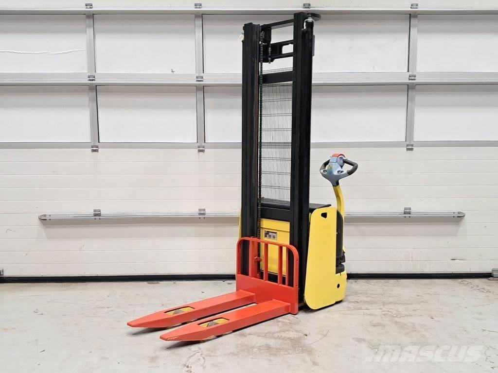 Hyster S1.0 AC Käyden ajettavat pinoamistrukit