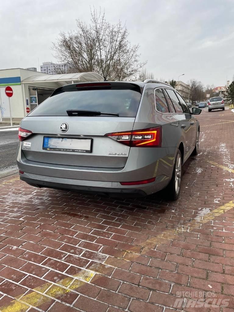 Skoda Superb Henkilöautot