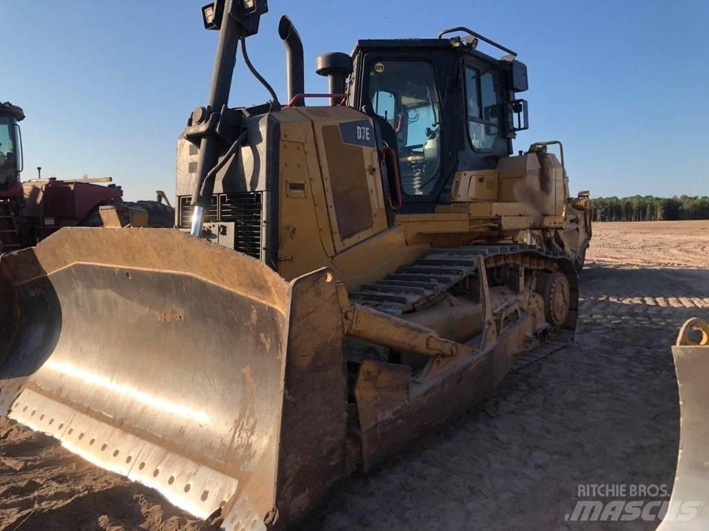 CAT D 7 E Telaketjupuskutraktorit