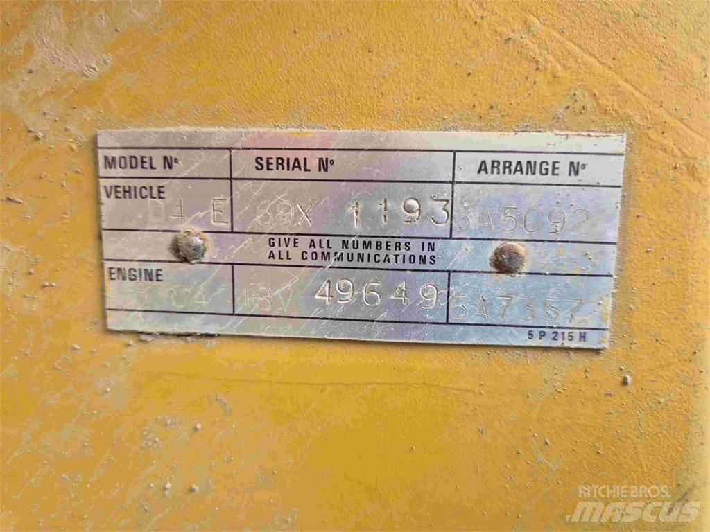 CAT D4E Telaketjupuskutraktorit