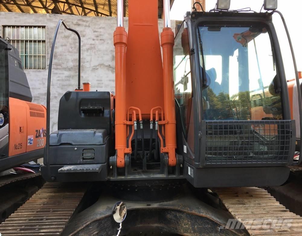 Hitachi zx210 Telakaivukoneet