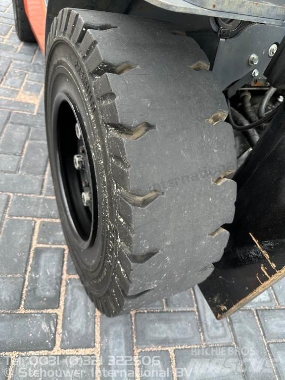 Toyota 02-8FGJF35 Nestekaasutrukit