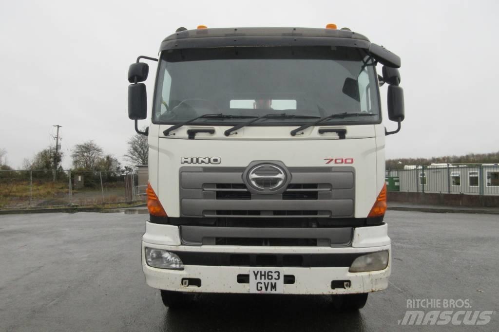 Hino 700 Sora- ja kippiautot