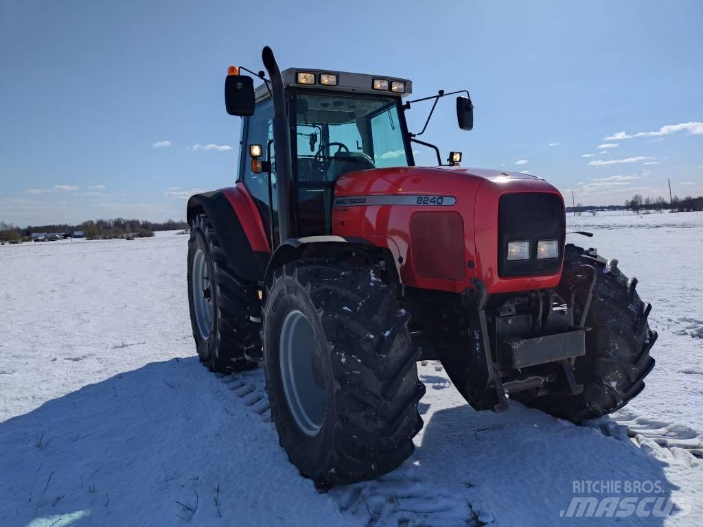  MasseyFergyson 8240 Traktorit