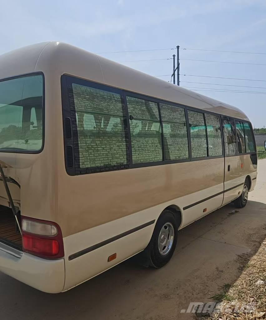 Toyota Coaster Bus Minibussit