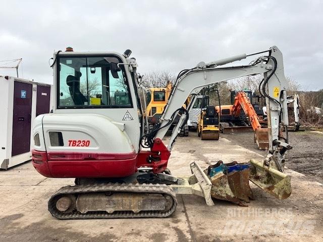 Takeuchi TB 230 Minikaivukoneet < 7t