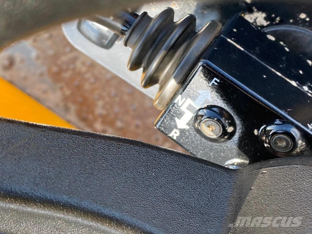 JCB 3 T-2 Minidumpperit