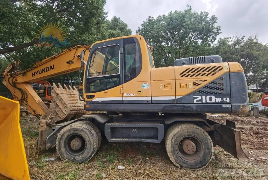 Hyundai R210W-9 Pyöräkaivukoneet