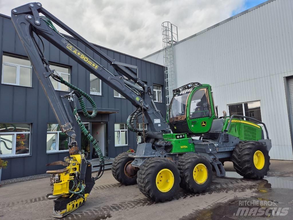 John Deere 1070 G Harvesterit