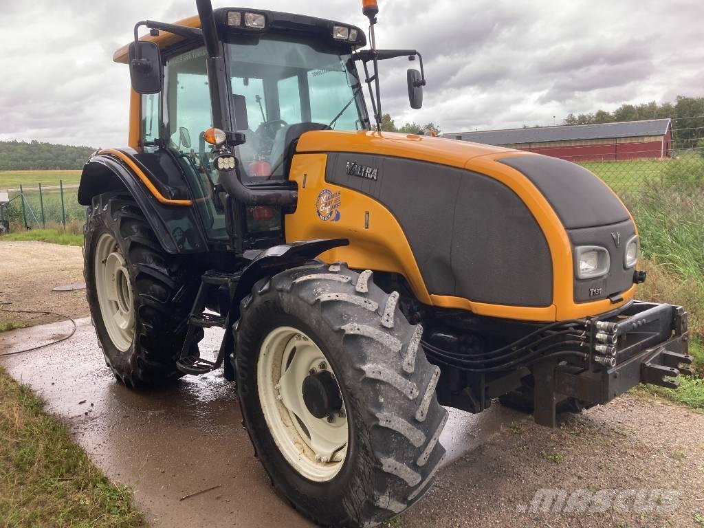 Valtra T 131 Traktorit