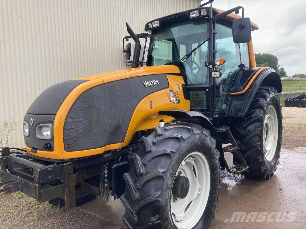 Valtra T 131 Traktorit