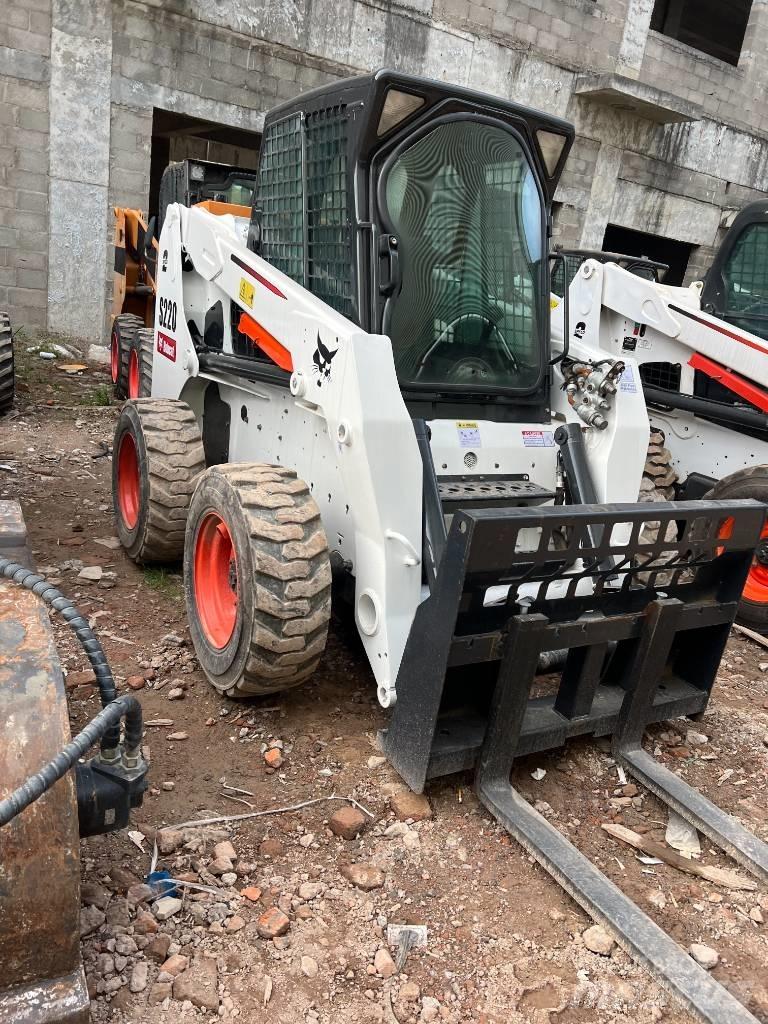 Bobcat S220 Liukuohjatut kuormaajat