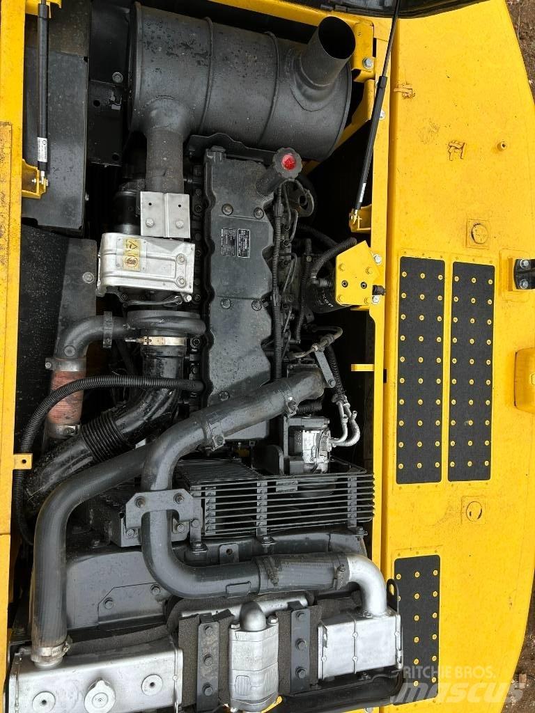 Komatsu 240-8 Telakaivukoneet