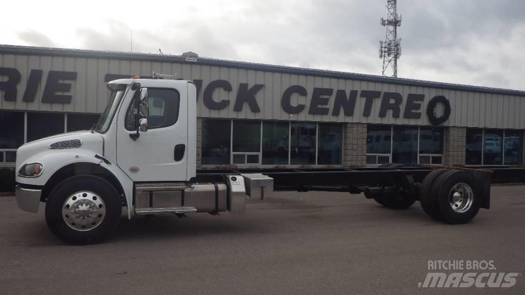 Freightliner M2 106 Kuorma-autoalustat