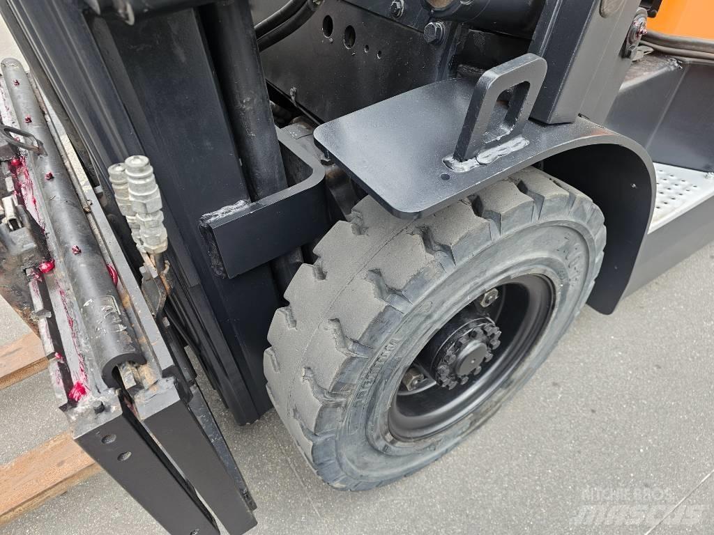 Doosan D 25 G Dieseltrukit