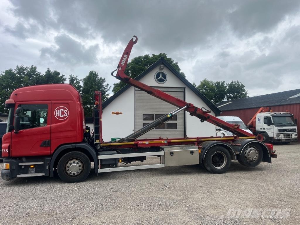 Scania P 320 Koukkulava kuorma-autot