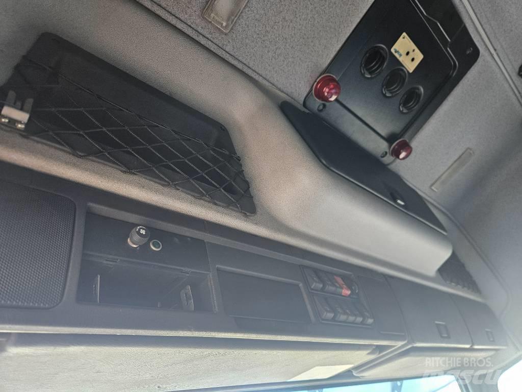 Volvo FM12 420 8x2 Vaihtolava-autot