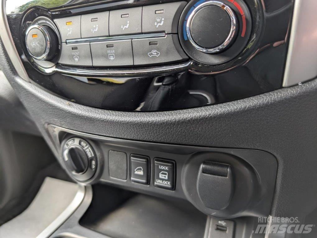 Nissan Navara Lava-autot