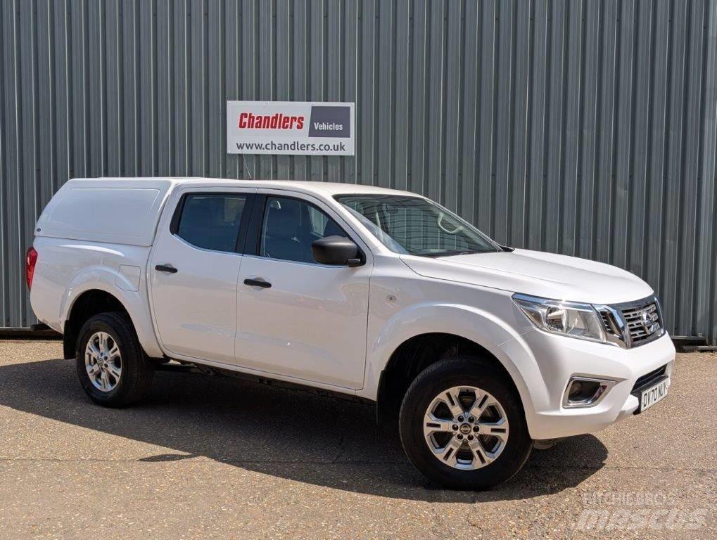 Nissan Navara Lava-autot