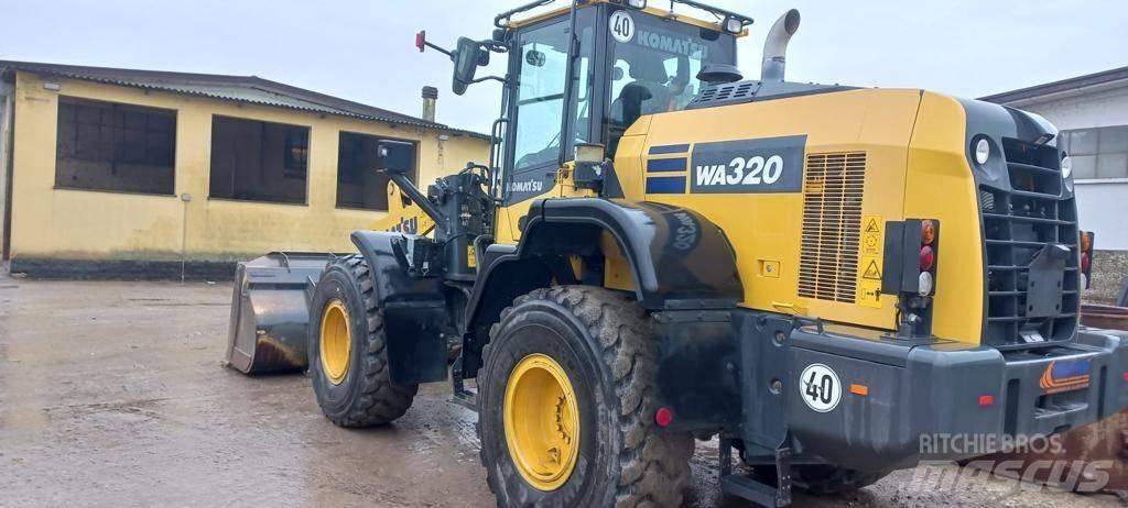 Komatsu WA 320 Pyöräkuormaajat