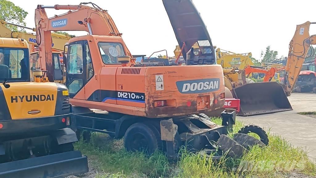 Doosan DH 210 W-7 Pyöräkaivukoneet