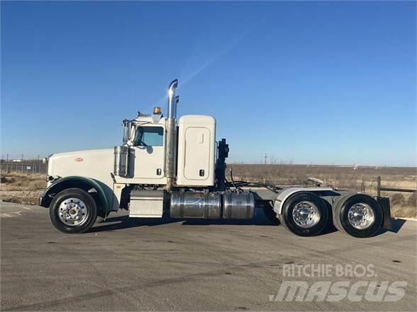 Peterbilt 367 Vetopöytäautot