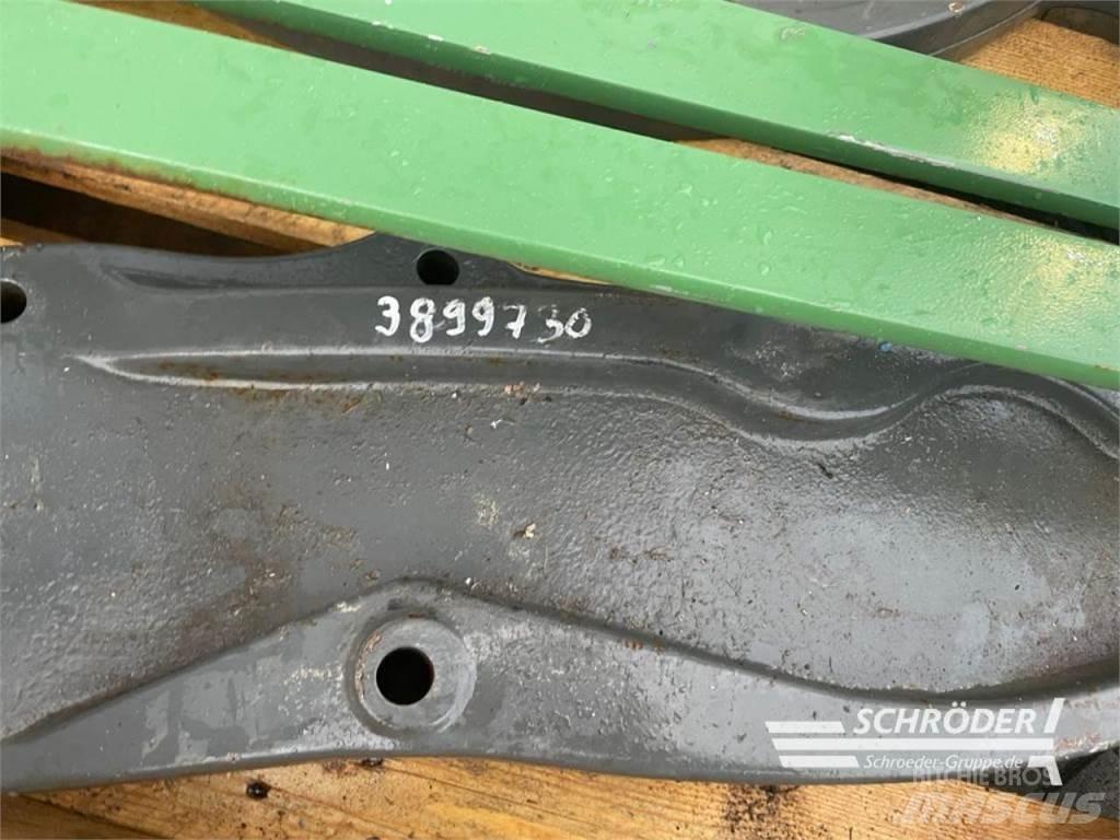 Fendt ANBAUTEILE Etukuormaimet ja kaivuulaitteet