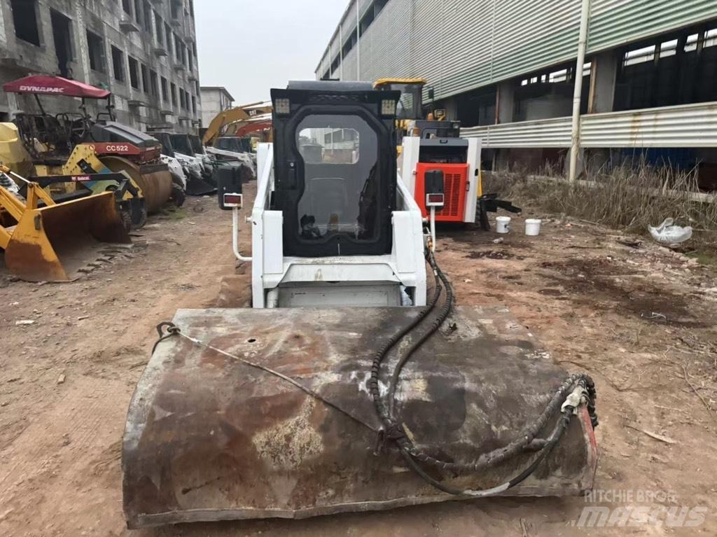  WS 60 Liukuohjatut kuormaajat