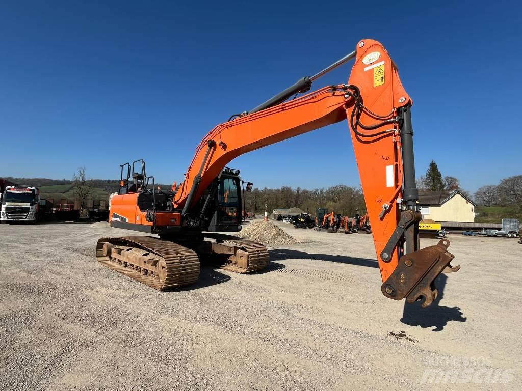 Doosan DX 225 Telakaivukoneet