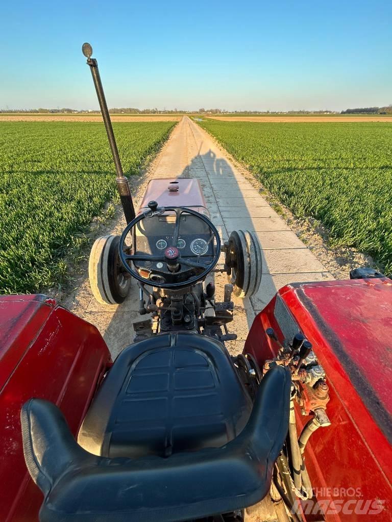 Massey Ferguson 240 Traktorit