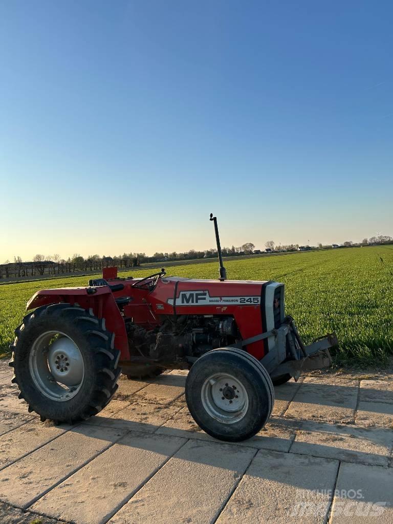 Massey Ferguson 240 Traktorit